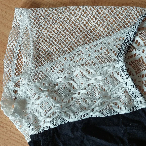 Tee - Picture 3 of 4